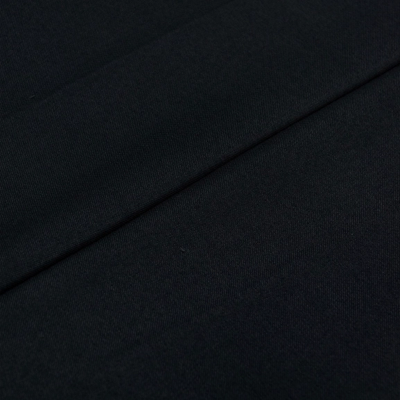 Närbild hissgardinsväv Eris svart