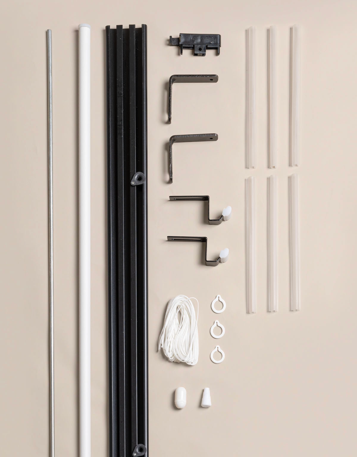 Komponenter i hissgardinssats Alu Dream svart