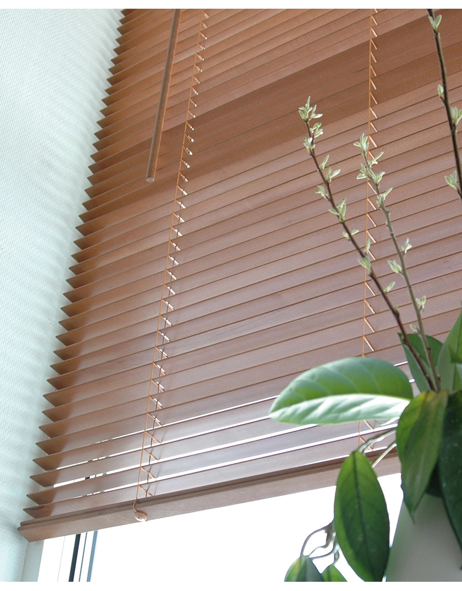 wooden venetian blind cherry 27 mm Hasta