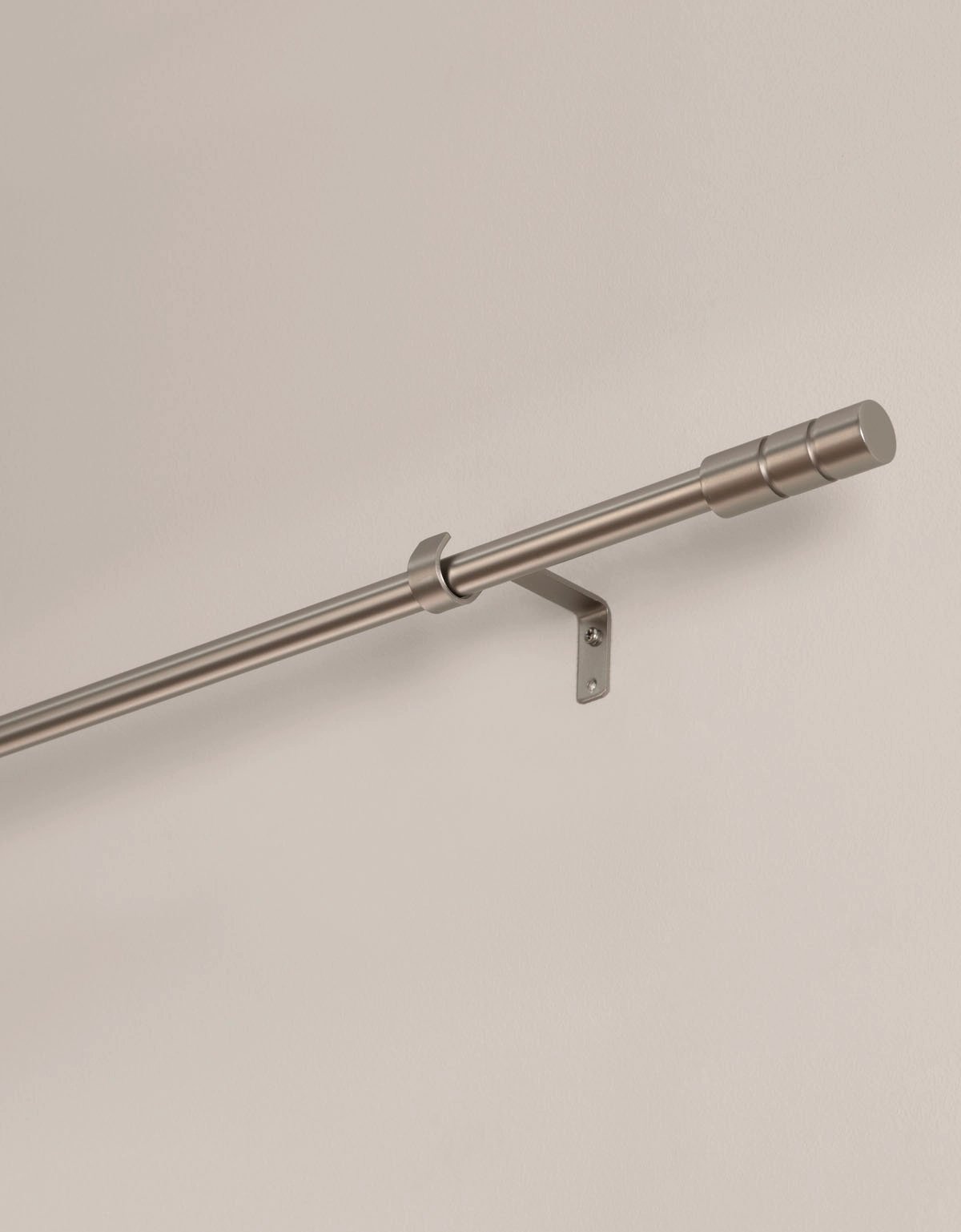 Gardinstång med enkel knopp i satin