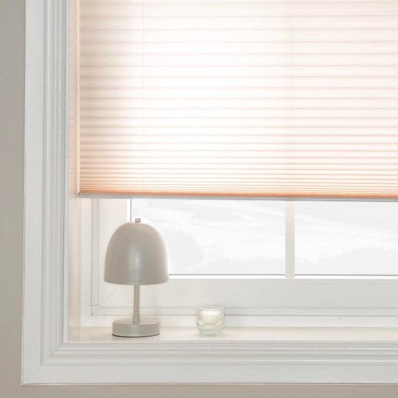 Beige avskärmande plisségardin