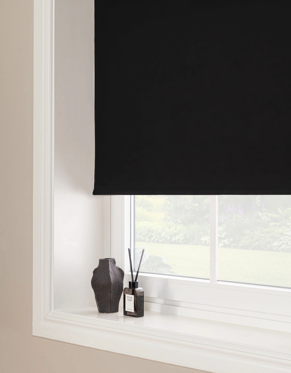 mörkläggande-svart-rullgardin