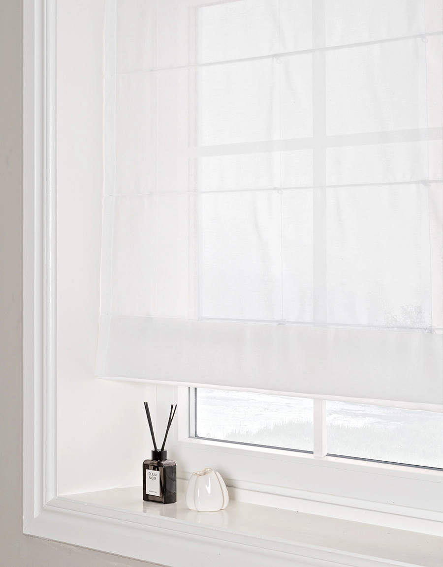 Transparent hissgardin Viska vit med lina