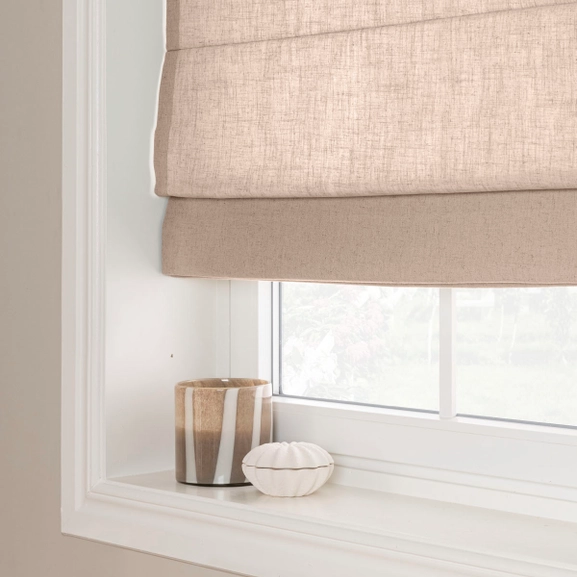 Beige hissgardin i linneblandning