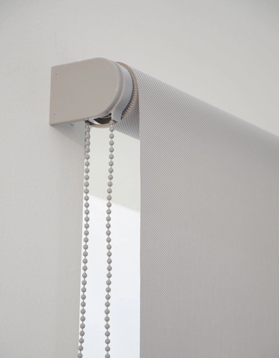 Screen roller blind light gray side pull chain