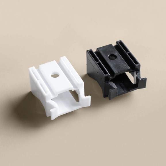 Vitt och svart fäste till gardinskena Alex