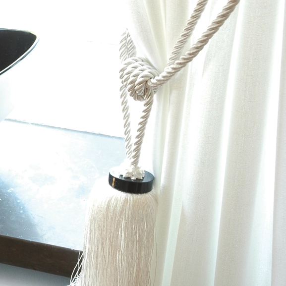 Hasta curtain tassel white