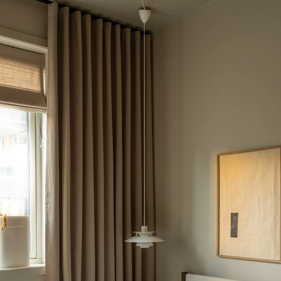 Mörkläggande, sandfärgad gardin Hawick