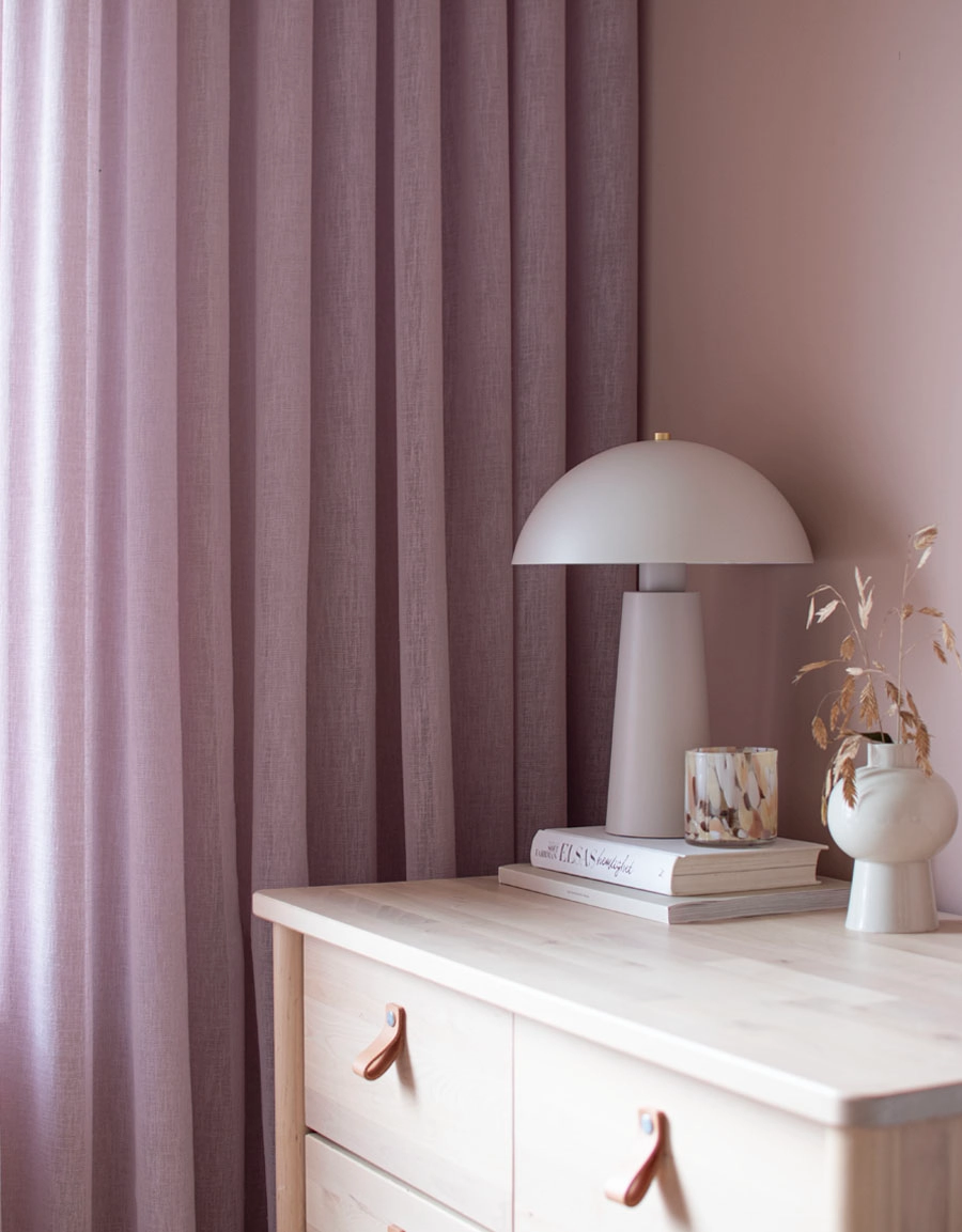 Lavendelfärgad gardin