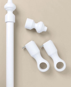 Vit trästång i klassisk stil