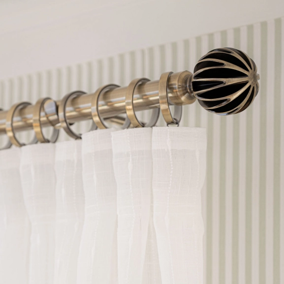 gardinstång-ylva-antikmässing