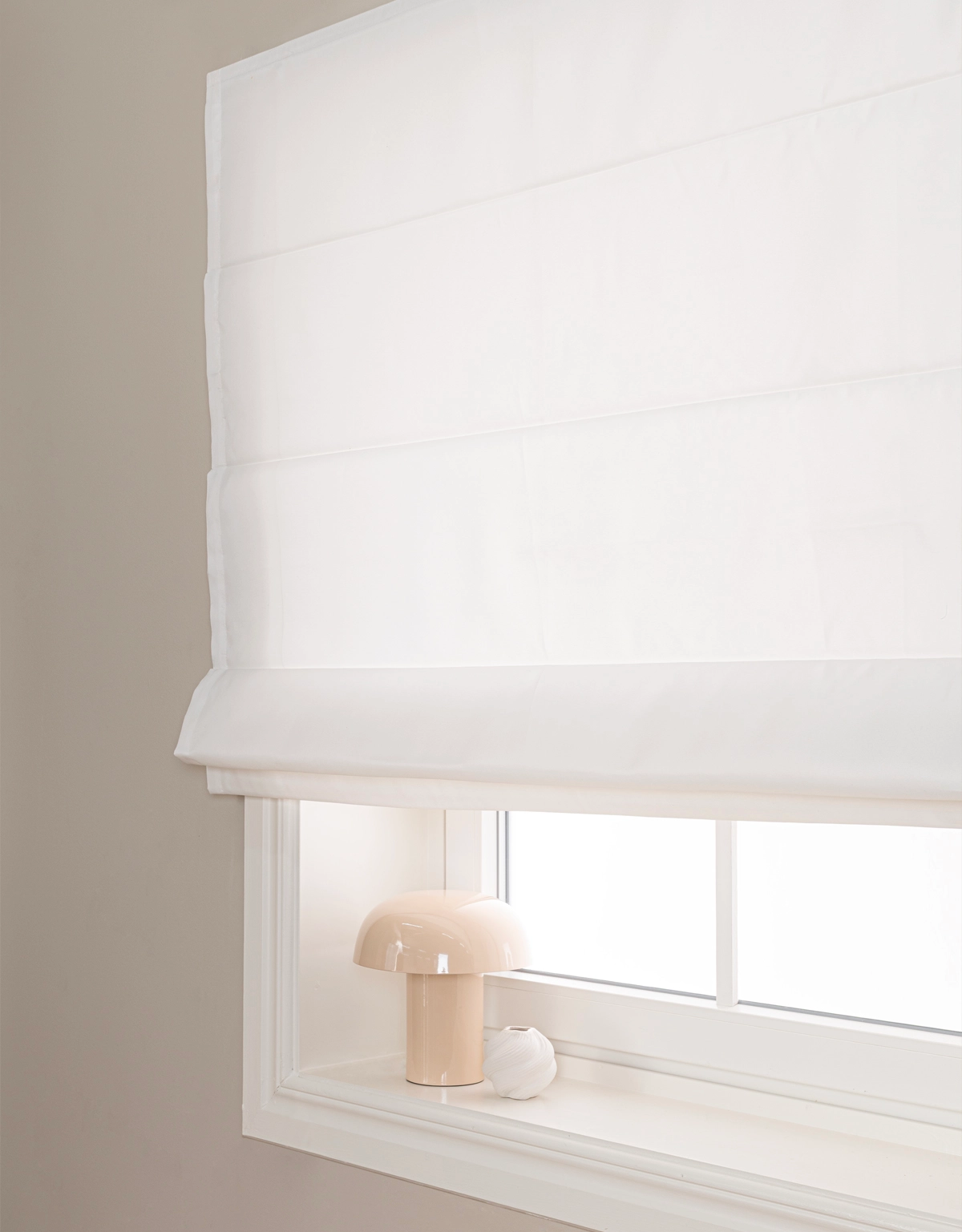 Vit avskärmande hissgardin