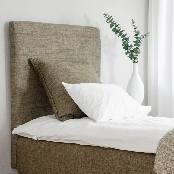 Brun sänggavel till enkelsäng