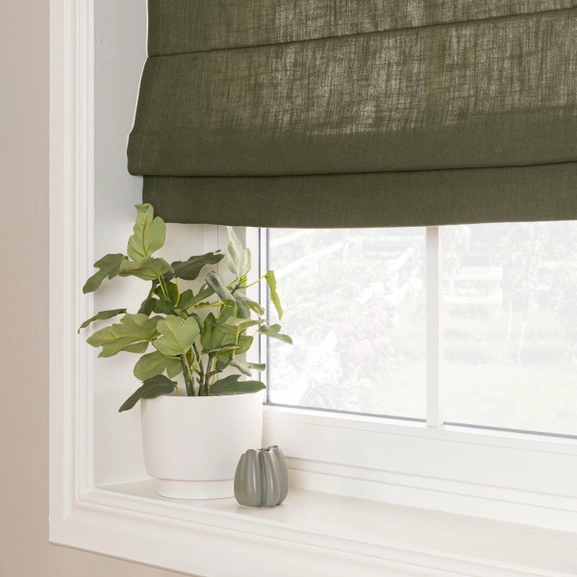 Mörkgrön hissgardin i linneblandning