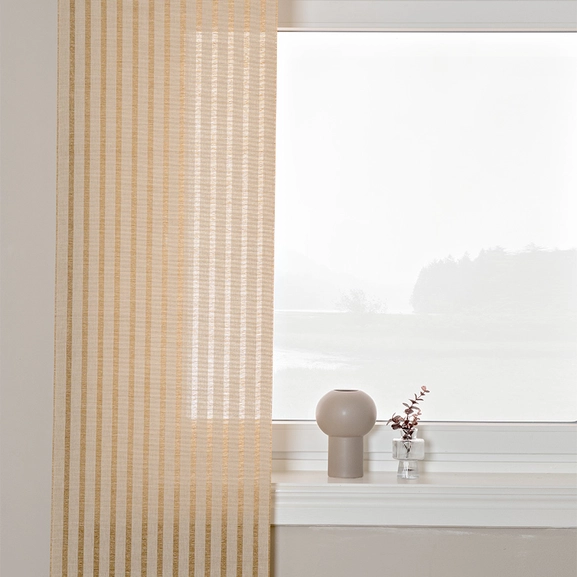 Randig rustik panelgardin i beige