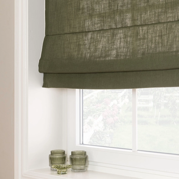 Mörkgrön hissgardin i linneblandning