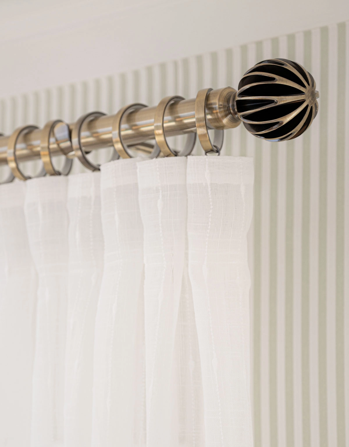 gardinstång-ylva-antikmässing