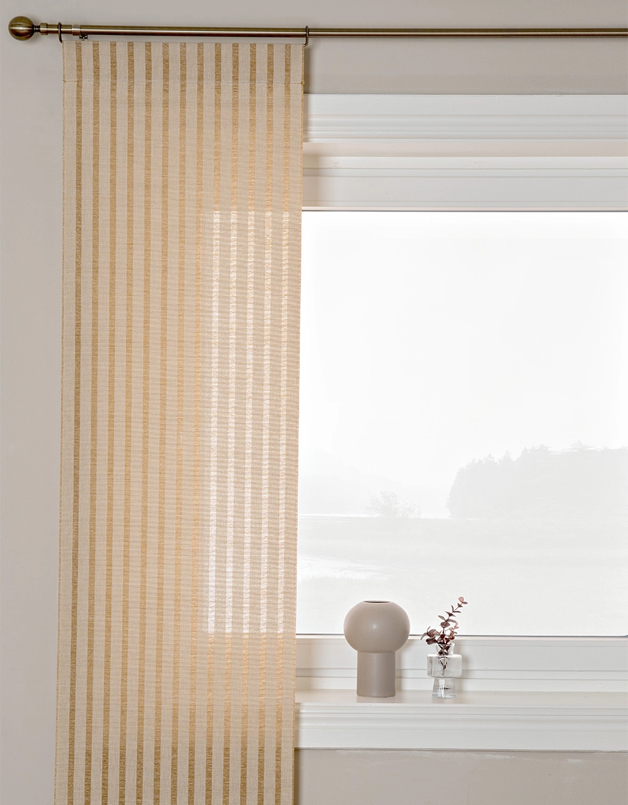 Randig rustik panelgardin i beige