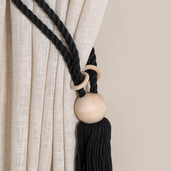 Gardinomtag Saga med tofs, svart/natur