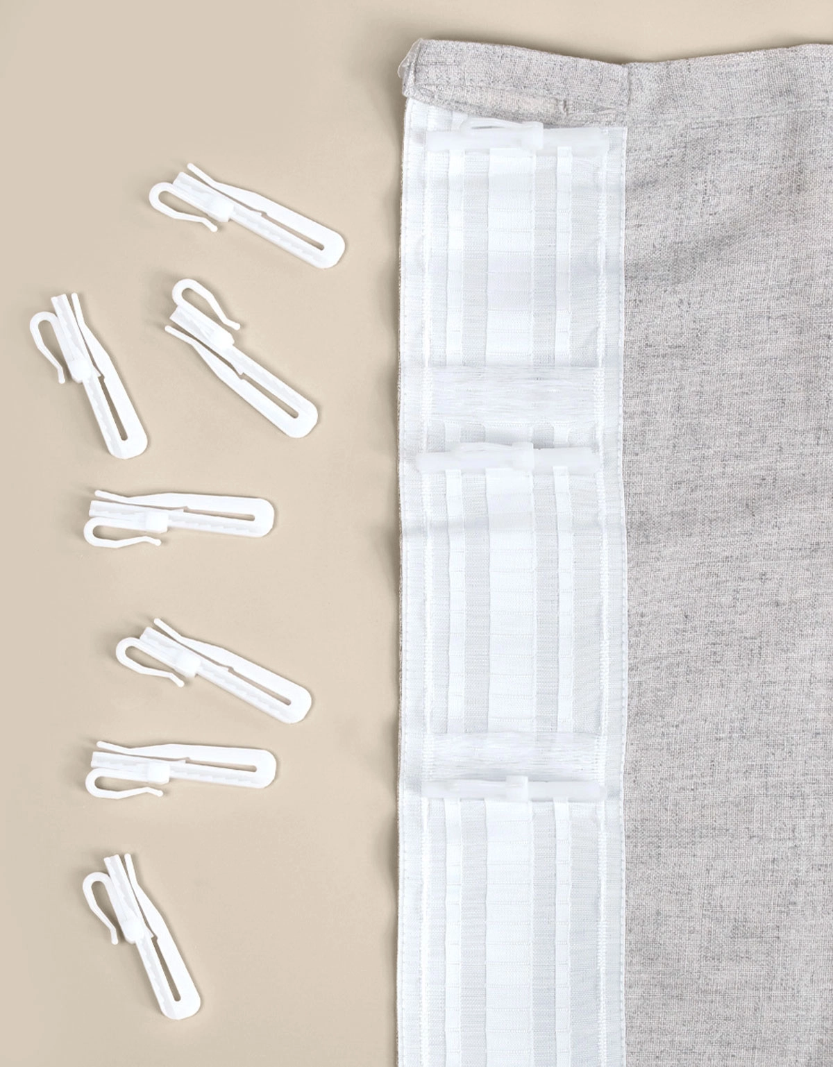 Vit justerbar gardinkrok