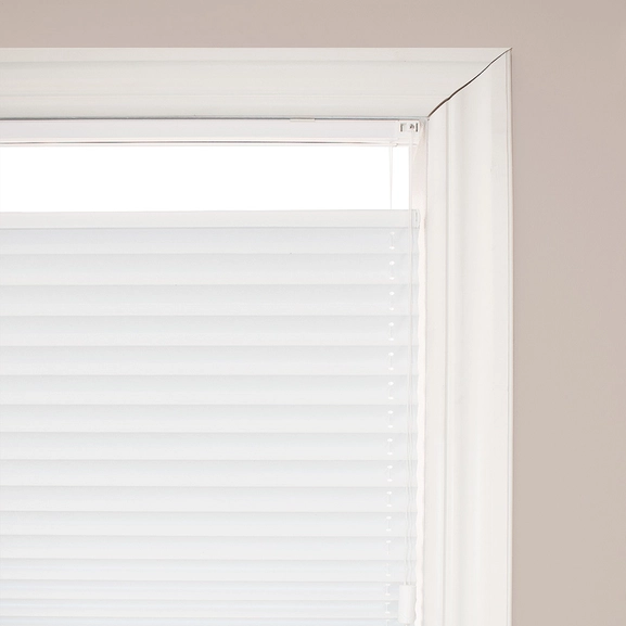 Närbild på plisségardin