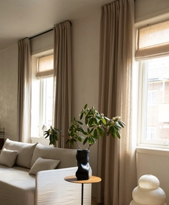 Beiga gardin Lina i vardagsrum