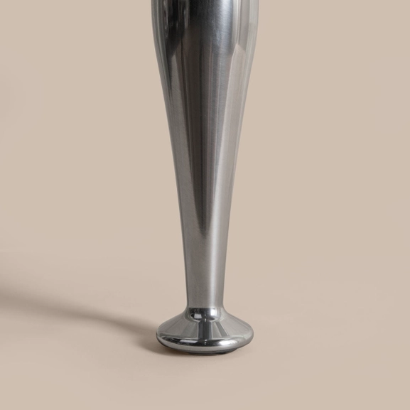 Sängben i svarvat stål