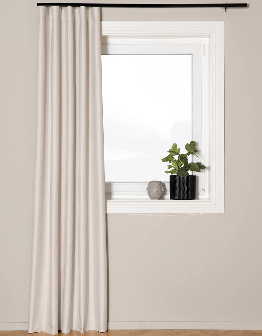 Beige mörkläggande gardin