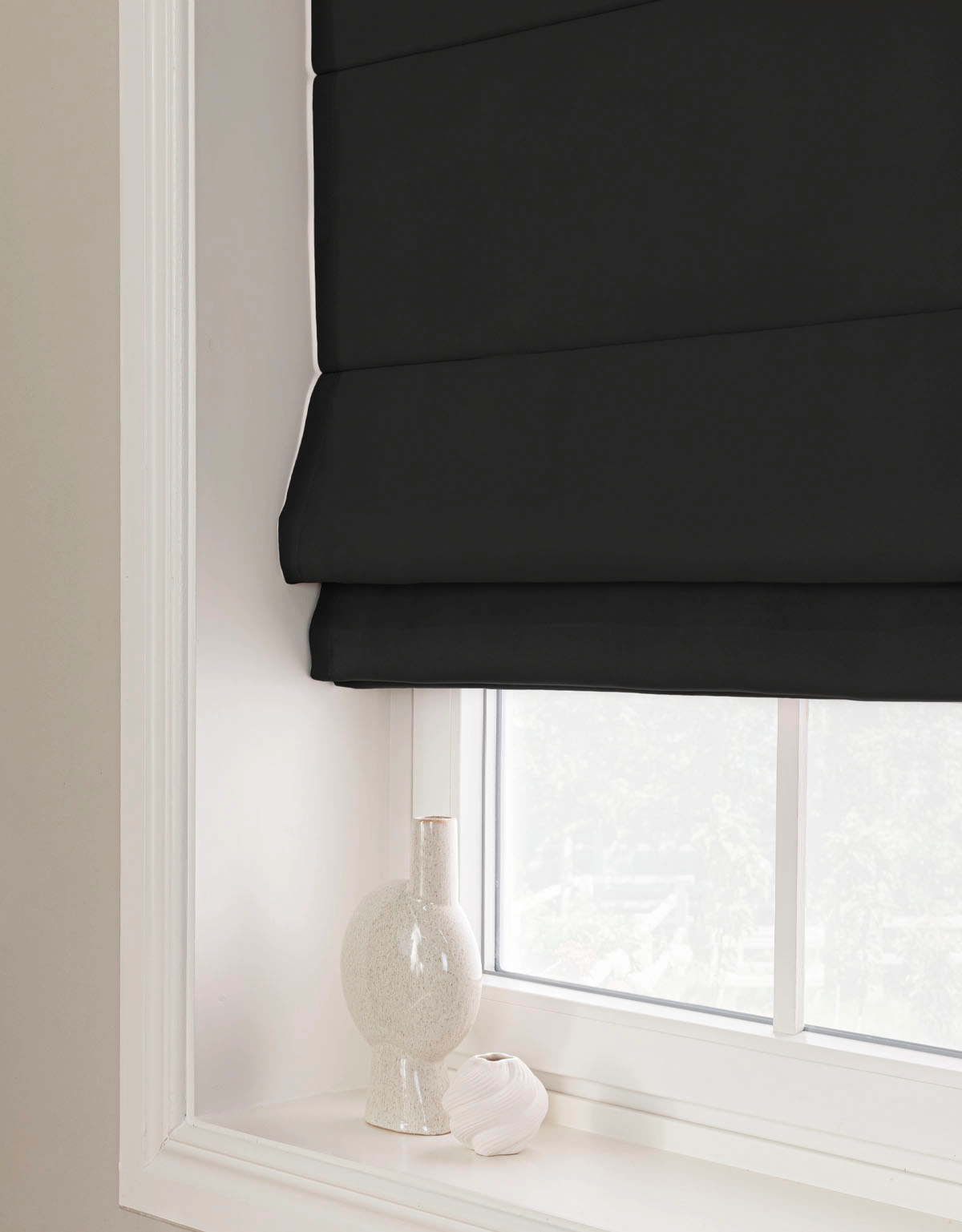 Mörkläggande svart hissgardin