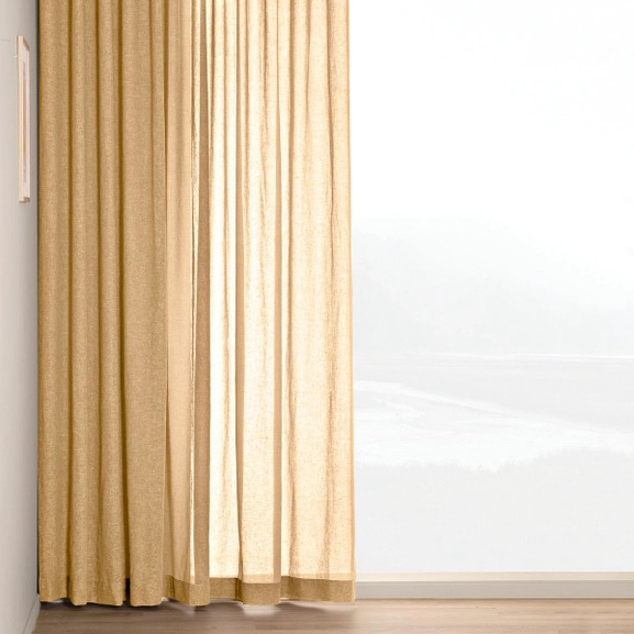 Senapsgul, skir gardin