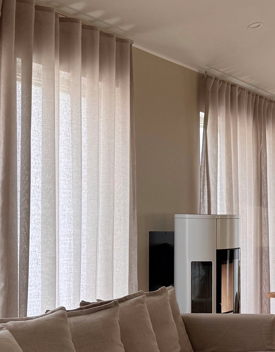 Beige avskärmande gardin Saga