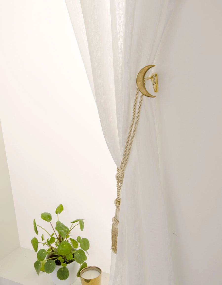 Omtagsfäste Måne i mässing Hasta