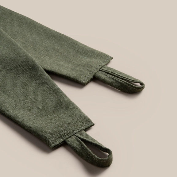 Mörkgrön gardinomtag i tyg