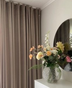 Sammetsgardin Ljuva i beiget