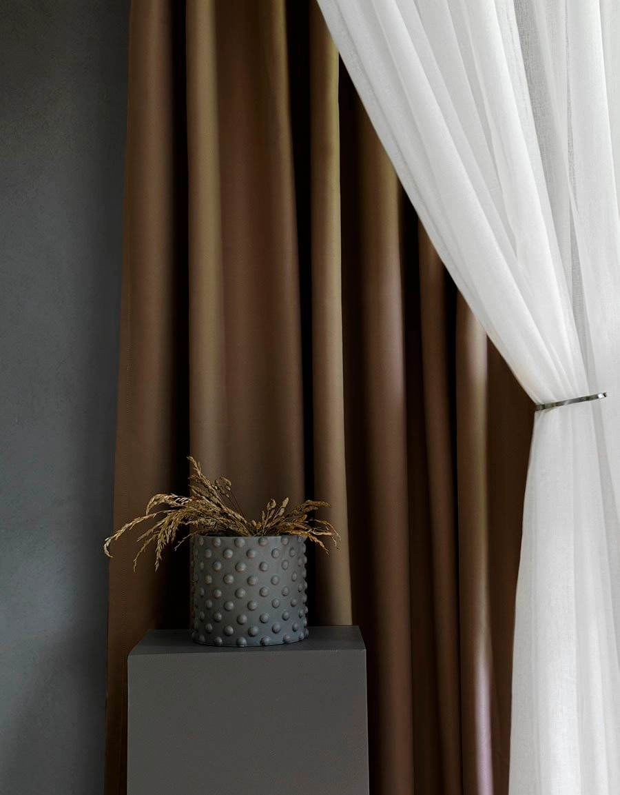 Made-to-measure curtain DOKIE, blackout 95%, brown