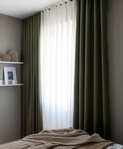Made-to-measure curtain STILLA, dark green