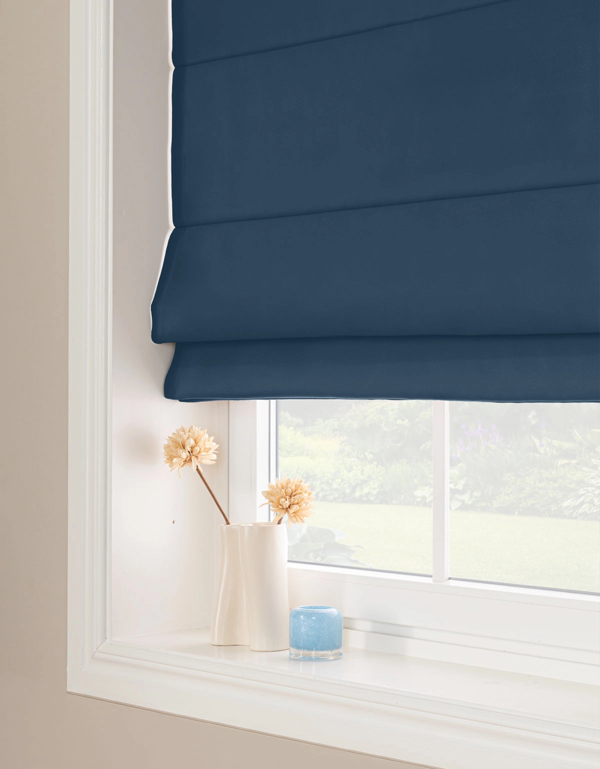 Blå mörkläggande hissgardin