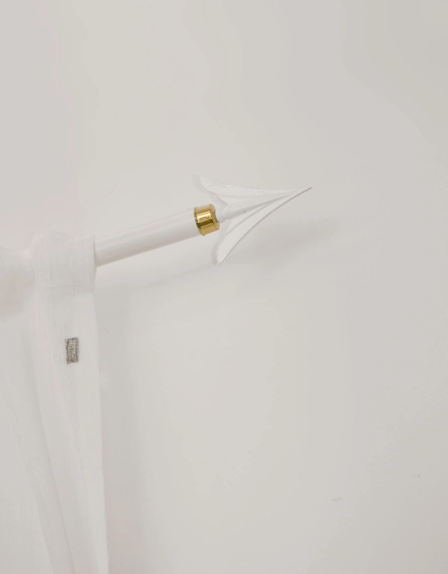Finial white and brass Hasta
