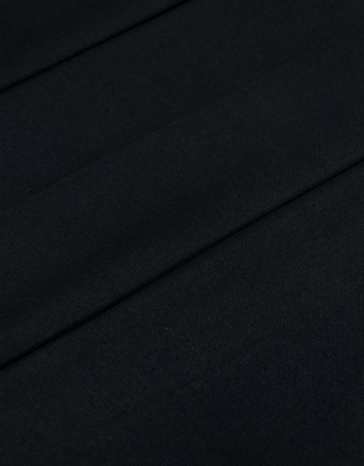 Närbild hissgardinsväv Eris svart