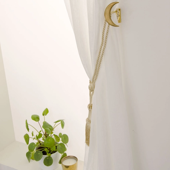 Omtagsfäste Måne i mässing Hasta