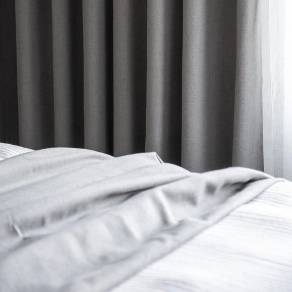 Gardin Lina, mörkgrå