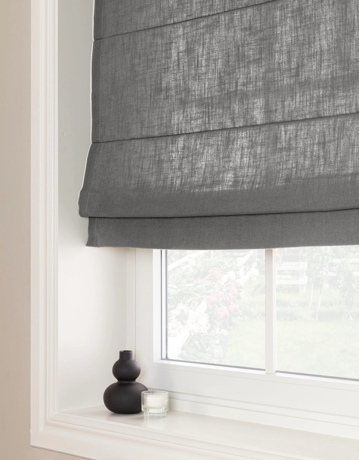 Mörkgrå hissgardin i linneblandning