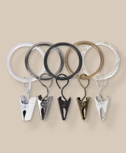 Gardinringar i flera färger med klämmor