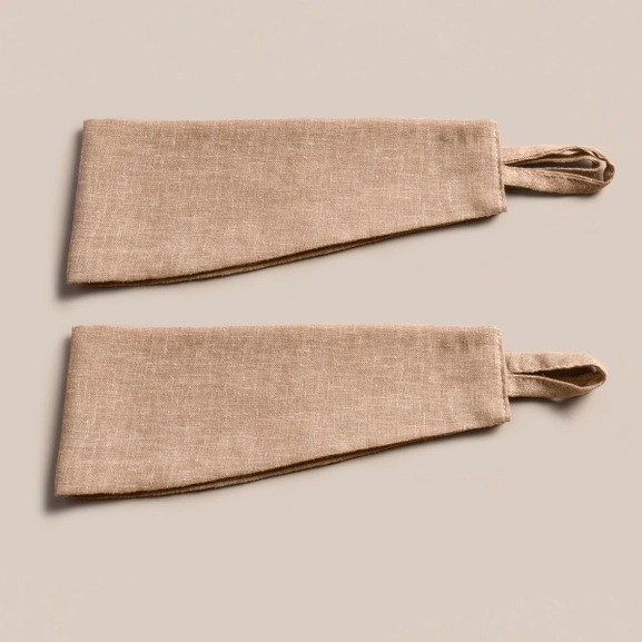 Gardinomtag i beiget tyg