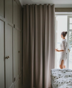 Mörkläggande, flamskyddad beige gardin