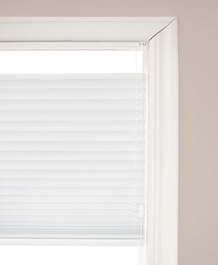 Närbild på plisségardin