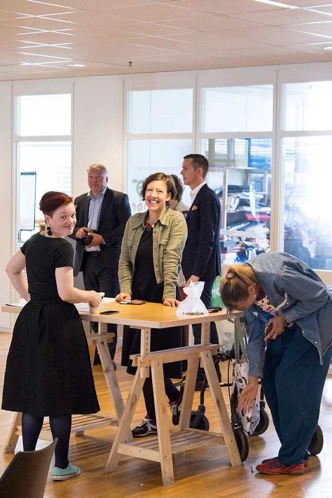 Människor vid ett bord