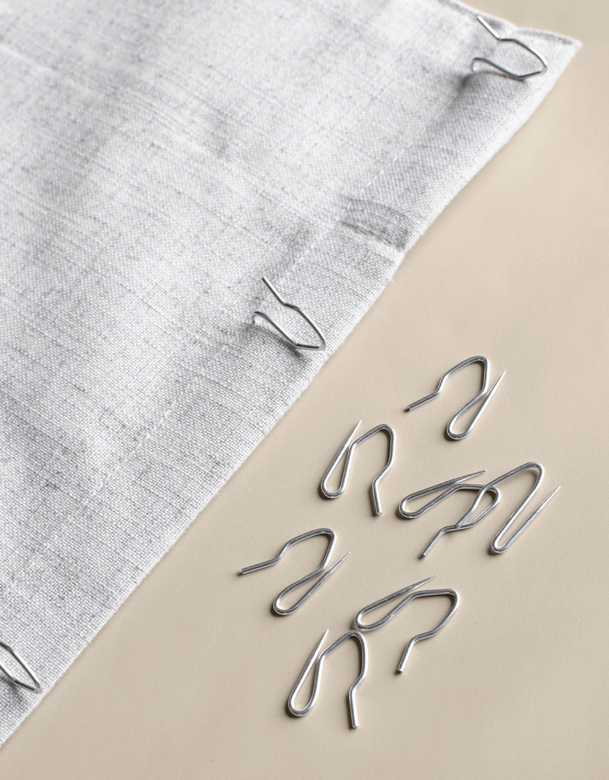 Nålkrok till gardinupphängning