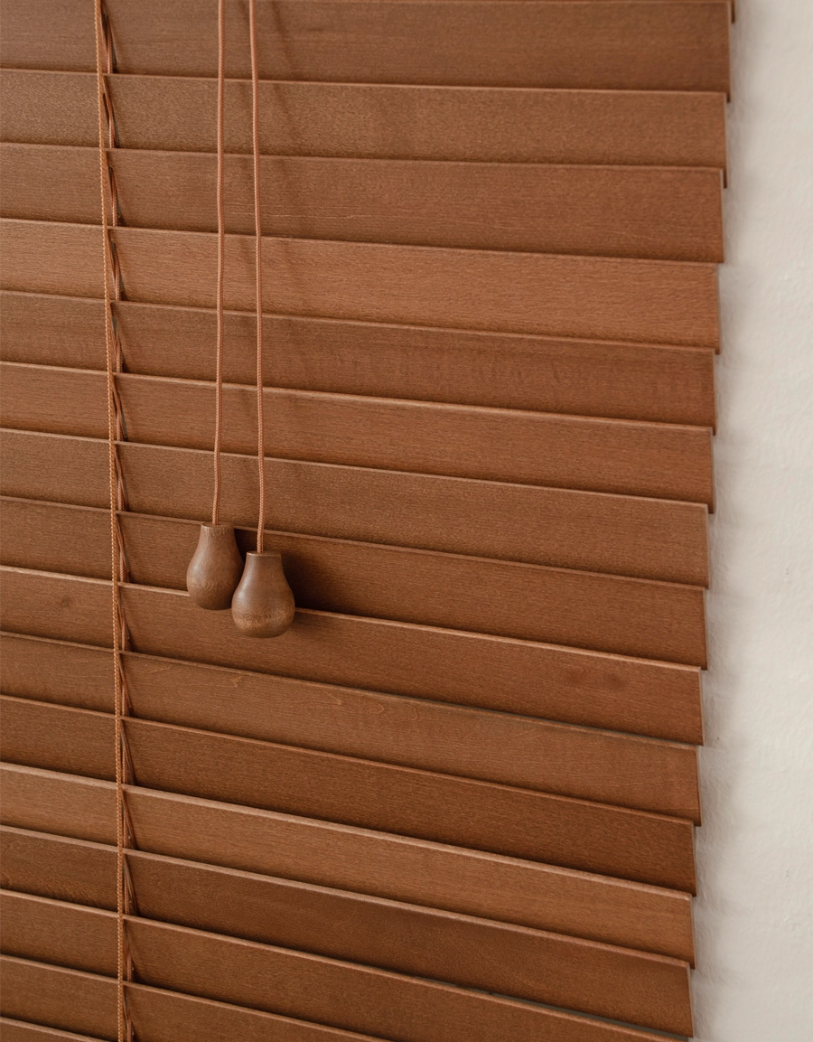 Wooden Venetian blind, slat width 27 mm, cherry, 130 cm height