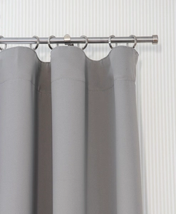 Gardinstång i stål med nätt knopp